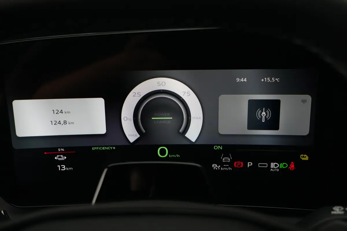 S edition quattro 100 kWh | 428 PK | Panoramadak | Trekhaak | 360 camera | Audi Q6 e-tron S edition quattro met 428 PK en een volledig elektrische aandrijflijn met 100 kWh accupakket en quat
