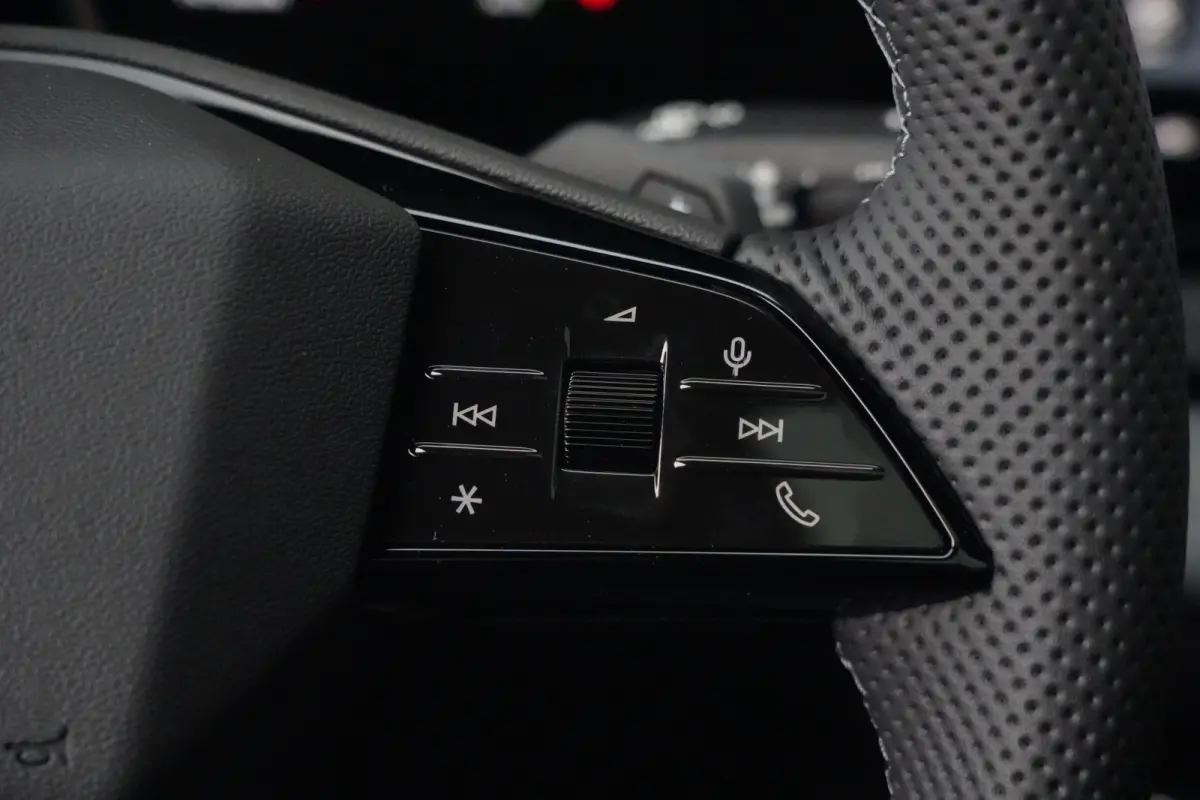 S edition quattro 100 kWh | 428 PK | Panoramadak | Trekhaak | 360 camera | Audi Q6 e-tron S edition quattro met 428 PK en een volledig elektrische aandrijflijn met 100 kWh accupakket en quat