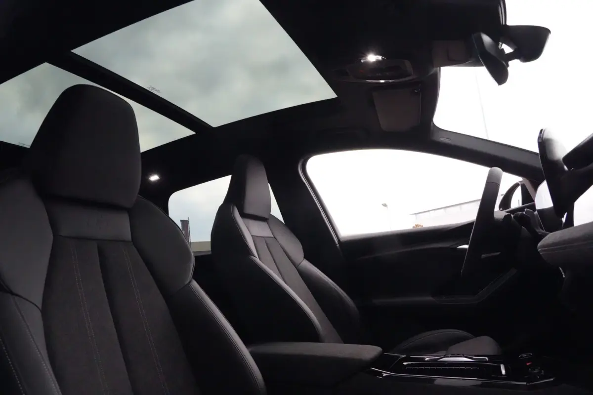 S edition quattro 100 kWh | 428 PK | Panoramadak | Trekhaak | 360 camera | Audi Q6 e-tron S edition quattro met 428 PK en een volledig elektrische aandrijflijn met 100 kWh accupakket en quat