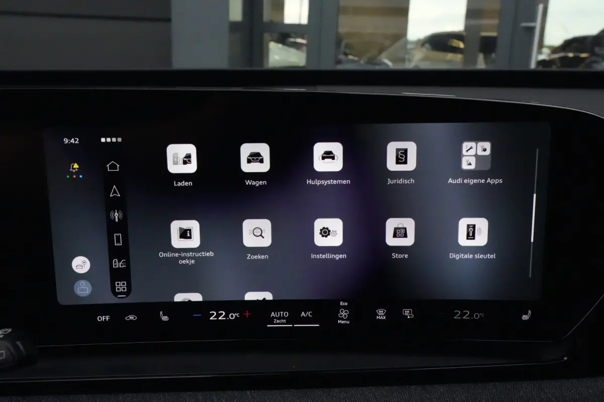 S edition quattro 100 kWh | 428 PK | Panoramadak | Trekhaak | 360 camera | Audi Q6 e-tron S edition quattro met 428 PK en een volledig elektrische aandrijflijn met 100 kWh accupakket en quat