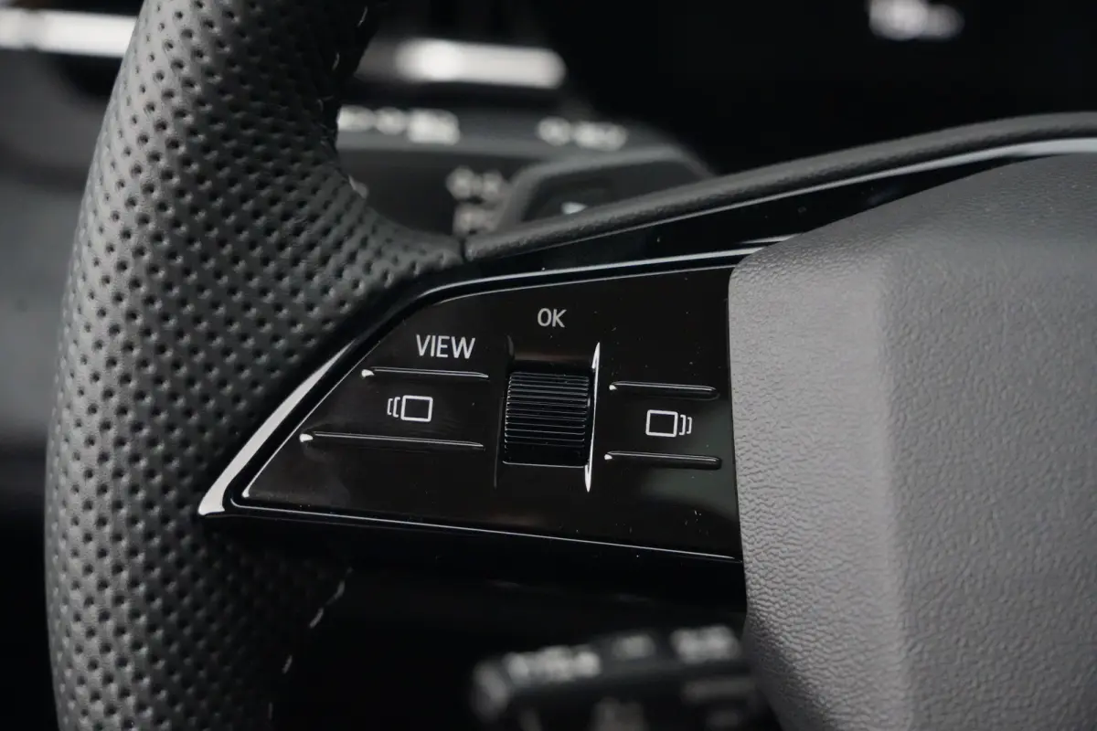 S edition quattro 100 kWh | 428 PK | Panoramadak | Trekhaak | 360 camera | Audi Q6 e-tron S edition quattro met 428 PK en een volledig elektrische aandrijflijn met 100 kWh accupakket en quat