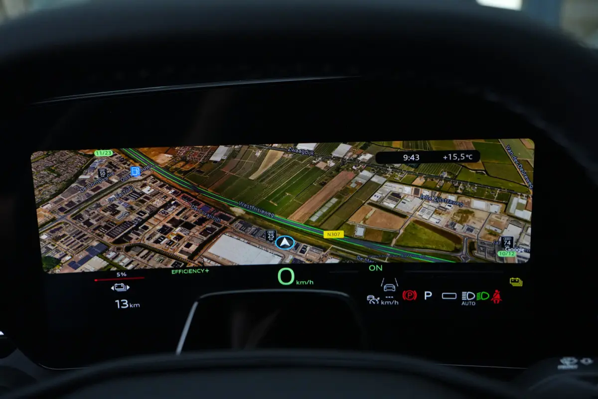 S edition quattro 100 kWh | 428 PK | Panoramadak | Trekhaak | 360 camera | Audi Q6 e-tron S edition quattro met 428 PK en een volledig elektrische aandrijflijn met 100 kWh accupakket en quat