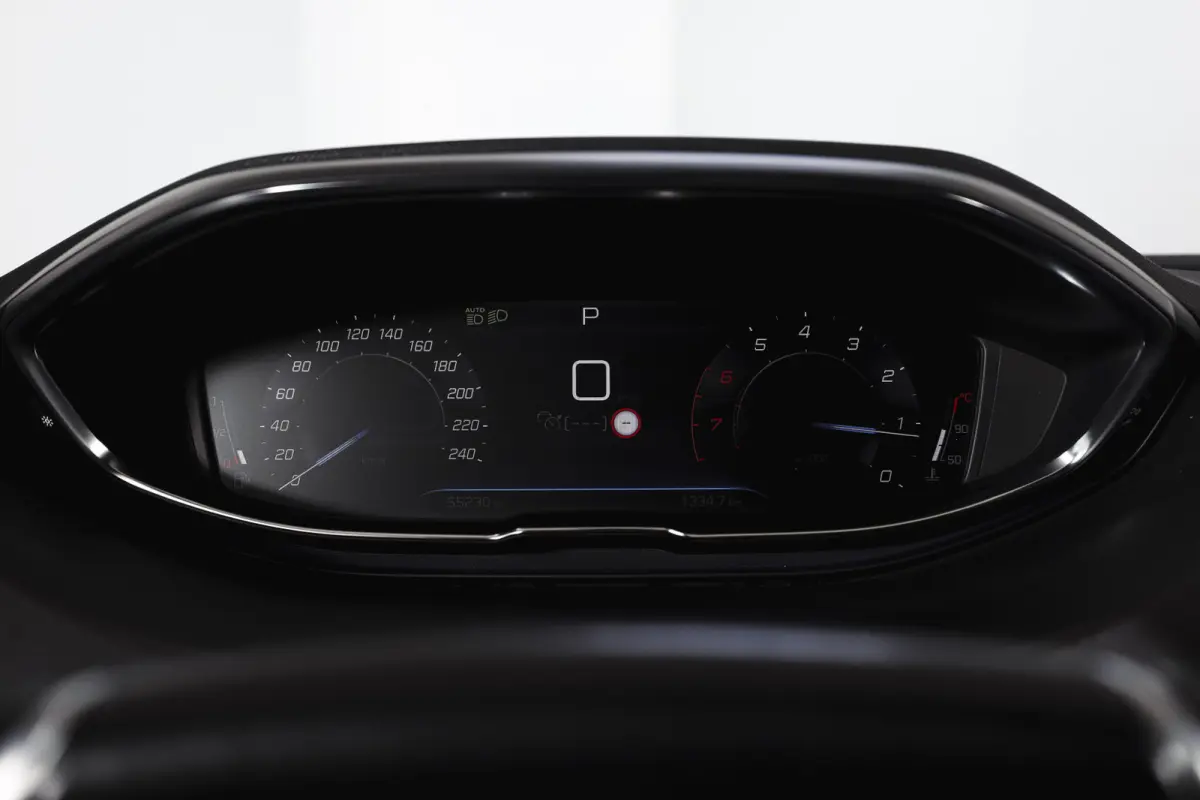 1.6 PureTech 180 PK GT - Automaat | Dig. Cockpit | Adapt. Cruise | Leder-+stoelverw. | Elek. stoelen | Camera | NAV | ECC | Elek. Klep | Afn. Trekhaak | LM 18" |