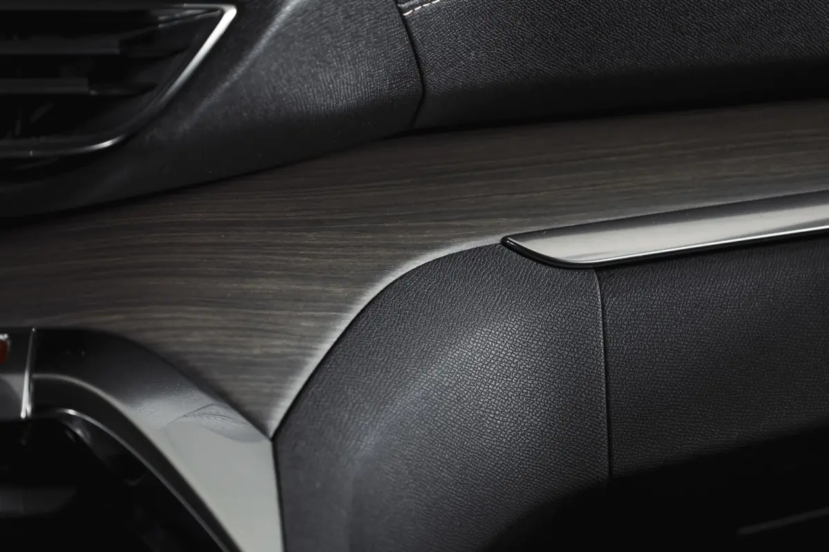 1.6 PureTech 180 PK GT - Automaat | Dig. Cockpit | Adapt. Cruise | Leder-+stoelverw. | Elek. stoelen | Camera | NAV | ECC | Elek. Klep | Afn. Trekhaak | LM 18" |