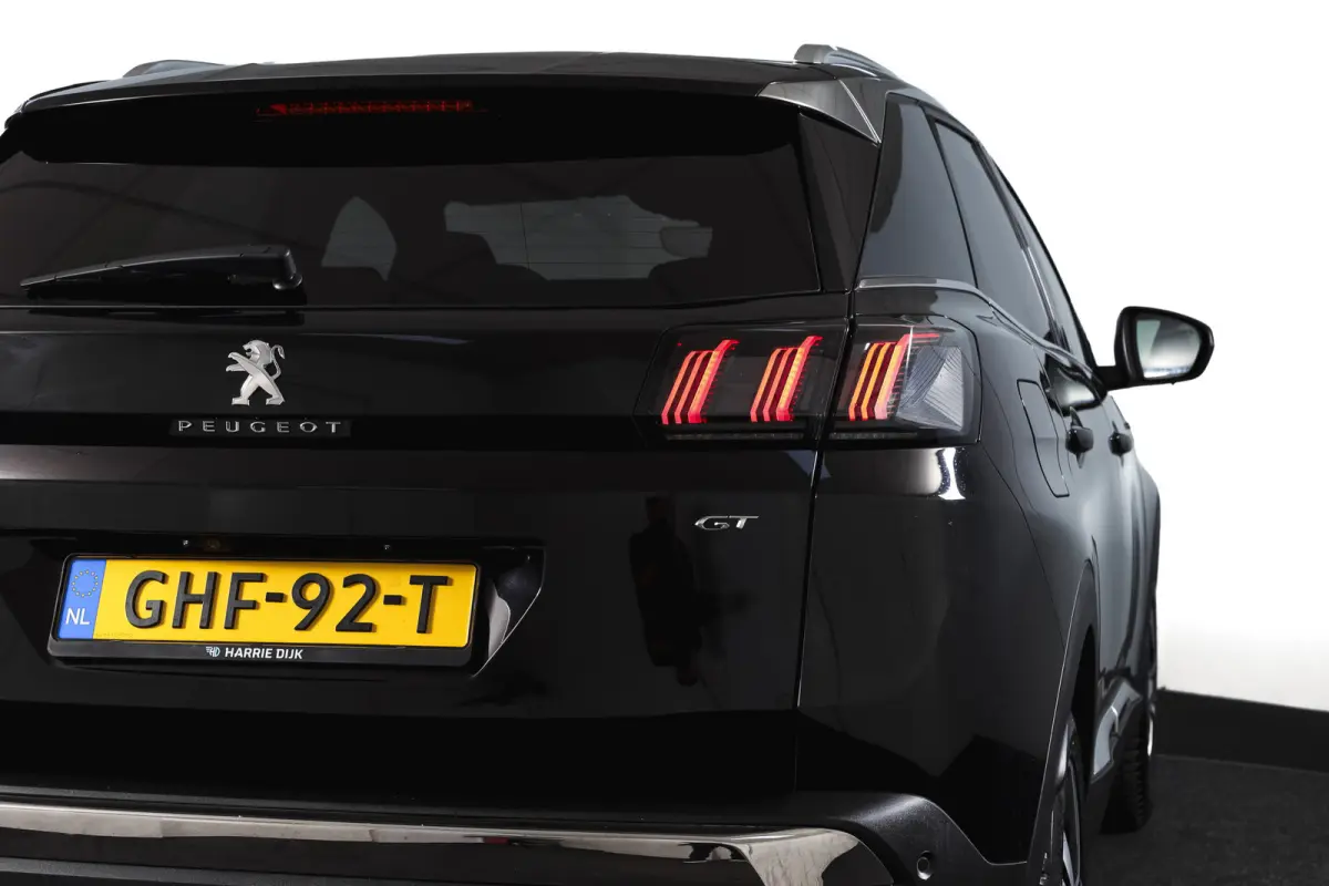 1.6 PureTech 180 PK GT - Automaat | Dig. Cockpit | Adapt. Cruise | Leder-+stoelverw. | Elek. stoelen | Camera | NAV | ECC | Elek. Klep | Afn. Trekhaak | LM 18" |