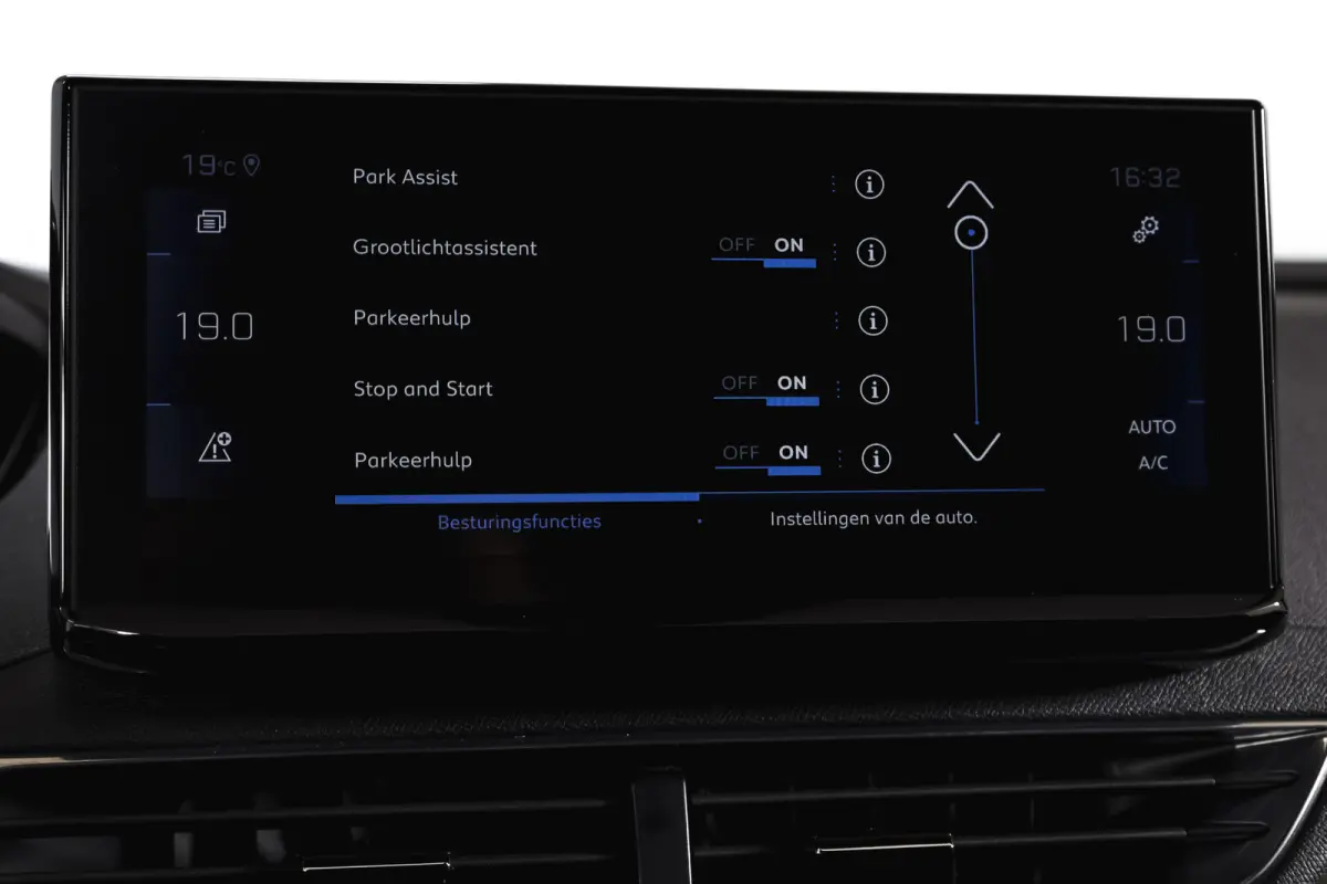 1.6 PureTech 180 PK GT - Automaat | Dig. Cockpit | Adapt. Cruise | Leder-+stoelverw. | Elek. stoelen | Camera | NAV | ECC | Elek. Klep | Afn. Trekhaak | LM 18" |