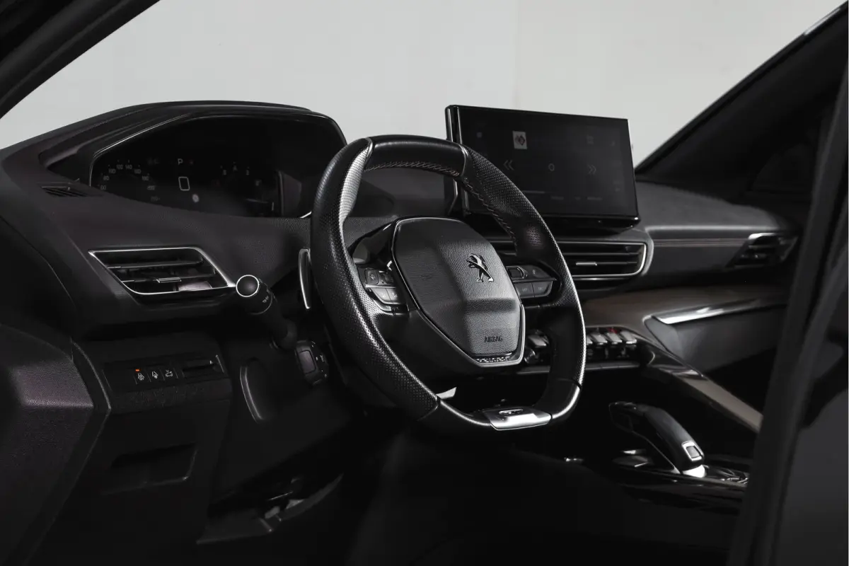 1.6 PureTech 180 PK GT - Automaat | Dig. Cockpit | Adapt. Cruise | Leder-+stoelverw. | Elek. stoelen | Camera | NAV | ECC | Elek. Klep | Afn. Trekhaak | LM 18" |