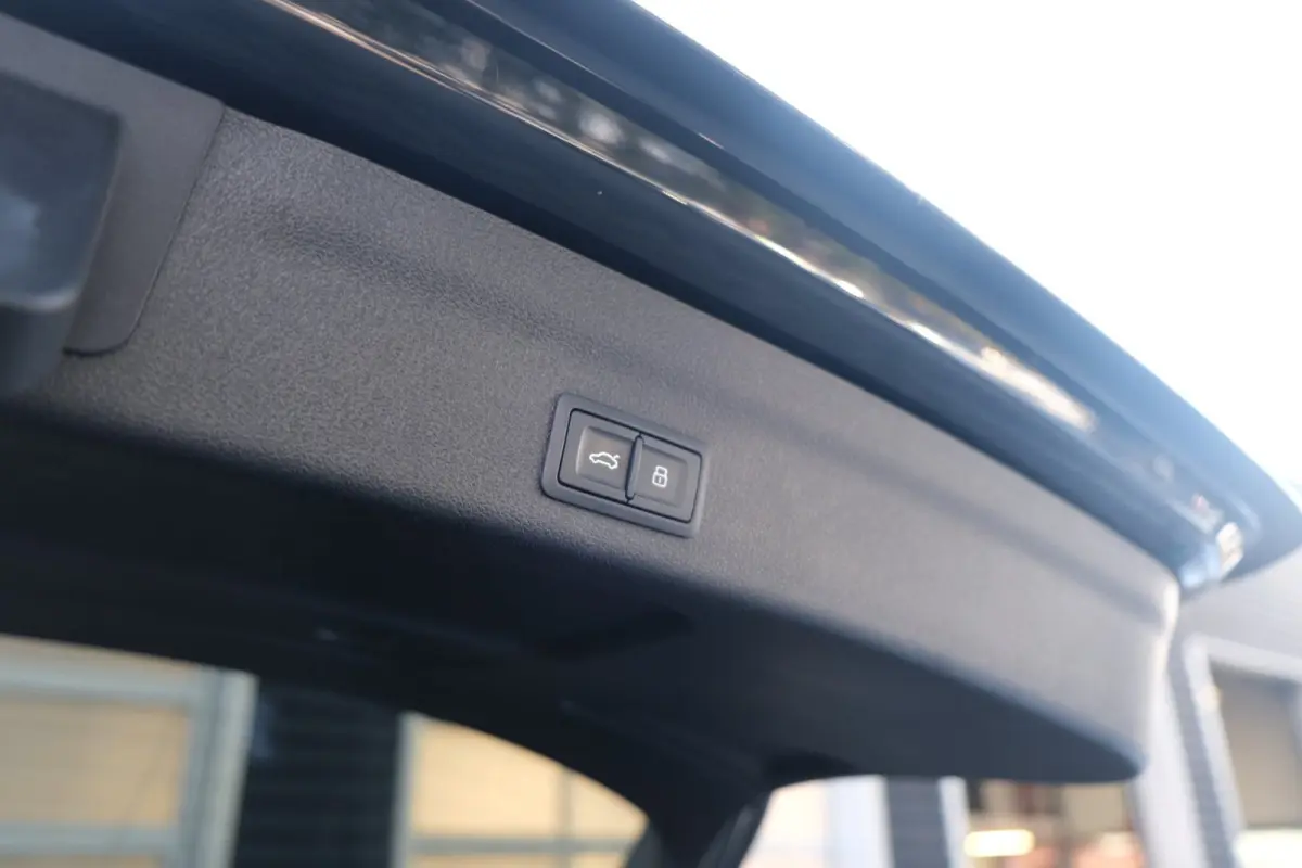 55 TFSI e quattro 2x S-line 367pk Pano Leder Trekhaak