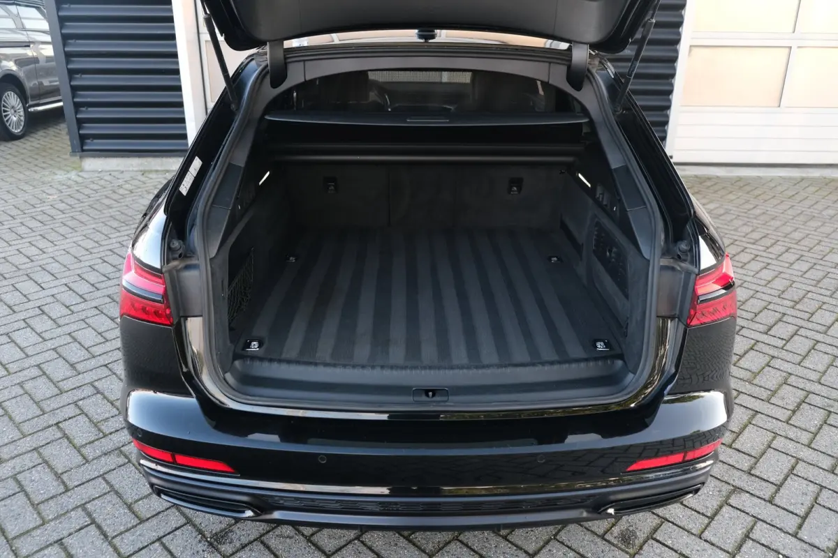 55 TFSI e quattro 2x S-line 367pk Pano Leder Trekhaak