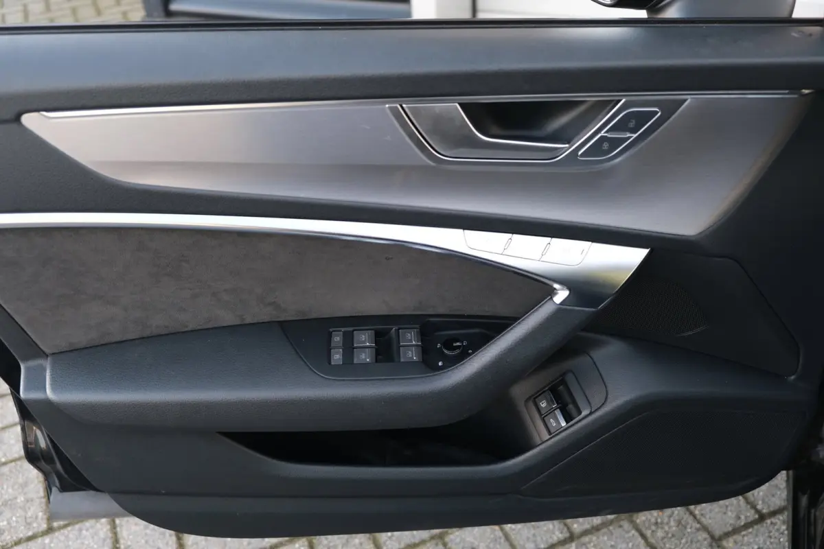 55 TFSI e quattro 2x S-line 367pk Pano Leder Trekhaak