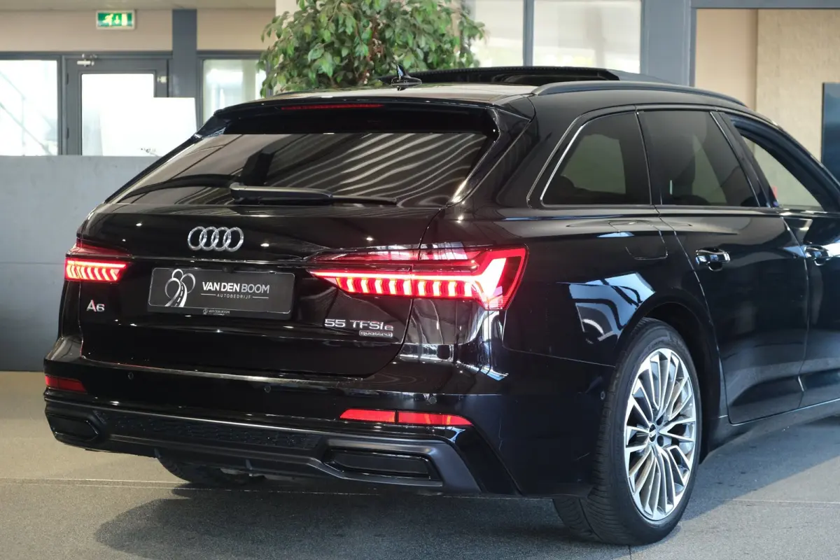 55 TFSI e quattro 2x S-line 367pk Pano Leder Trekhaak