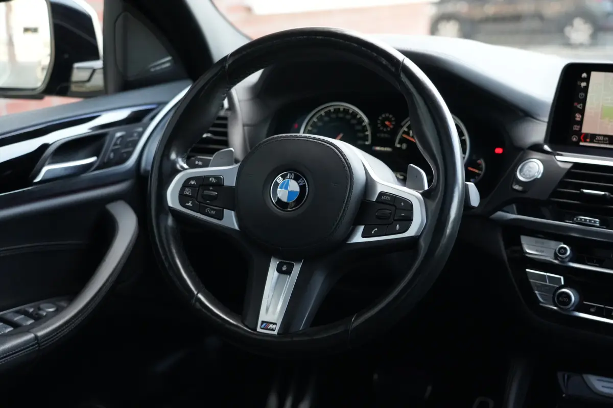 M40i High Executive | 354 PK | Panoramadak | Lederen bekleding | Adaptieve cruisecontrol | Trekhaak | BMW X4 M40i High Executive met 354 PK uit een 3.0-liter zescilinder benzinemotor, voorzi