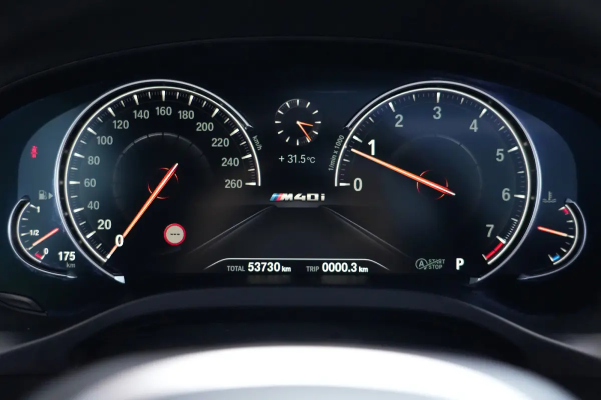 M40i High Executive | 354 PK | Panoramadak | Lederen bekleding | Adaptieve cruisecontrol | Trekhaak | BMW X4 M40i High Executive met 354 PK uit een 3.0-liter zescilinder benzinemotor, voorzi