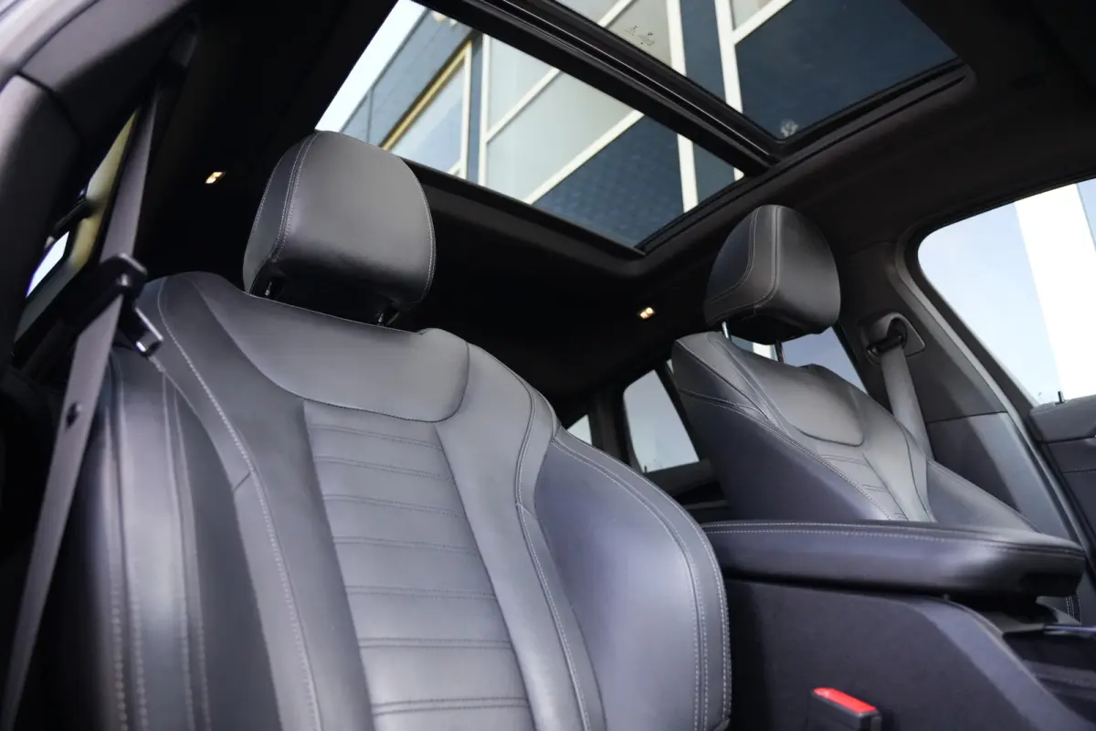 M40i High Executive | 354 PK | Panoramadak | Lederen bekleding | Adaptieve cruisecontrol | Trekhaak | BMW X4 M40i High Executive met 354 PK uit een 3.0-liter zescilinder benzinemotor, voorzi