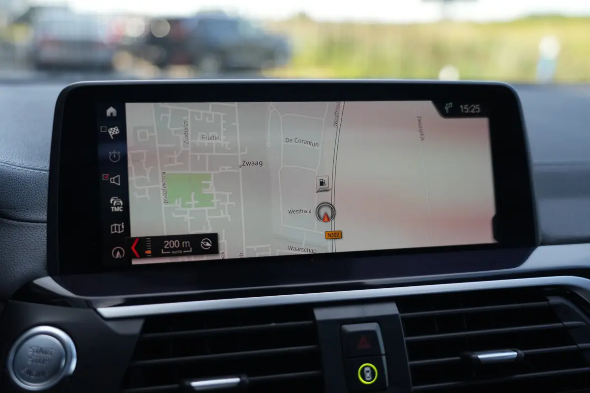 M40i High Executive | 354 PK | Panoramadak | Lederen bekleding | Adaptieve cruisecontrol | Trekhaak | BMW X4 M40i High Executive met 354 PK uit een 3.0-liter zescilinder benzinemotor, voorzi