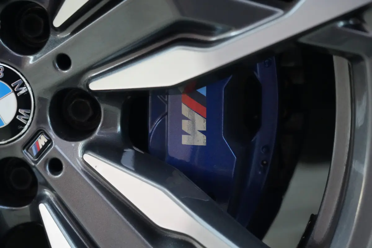 M40i High Executive | 354 PK | Panoramadak | Lederen bekleding | Adaptieve cruisecontrol | Trekhaak | BMW X4 M40i High Executive met 354 PK uit een 3.0-liter zescilinder benzinemotor, voorzi