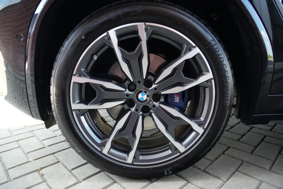 M40i High Executive | 354 PK | Panoramadak | Lederen bekleding | Adaptieve cruisecontrol | Trekhaak | BMW X4 M40i High Executive met 354 PK uit een 3.0-liter zescilinder benzinemotor, voorzi