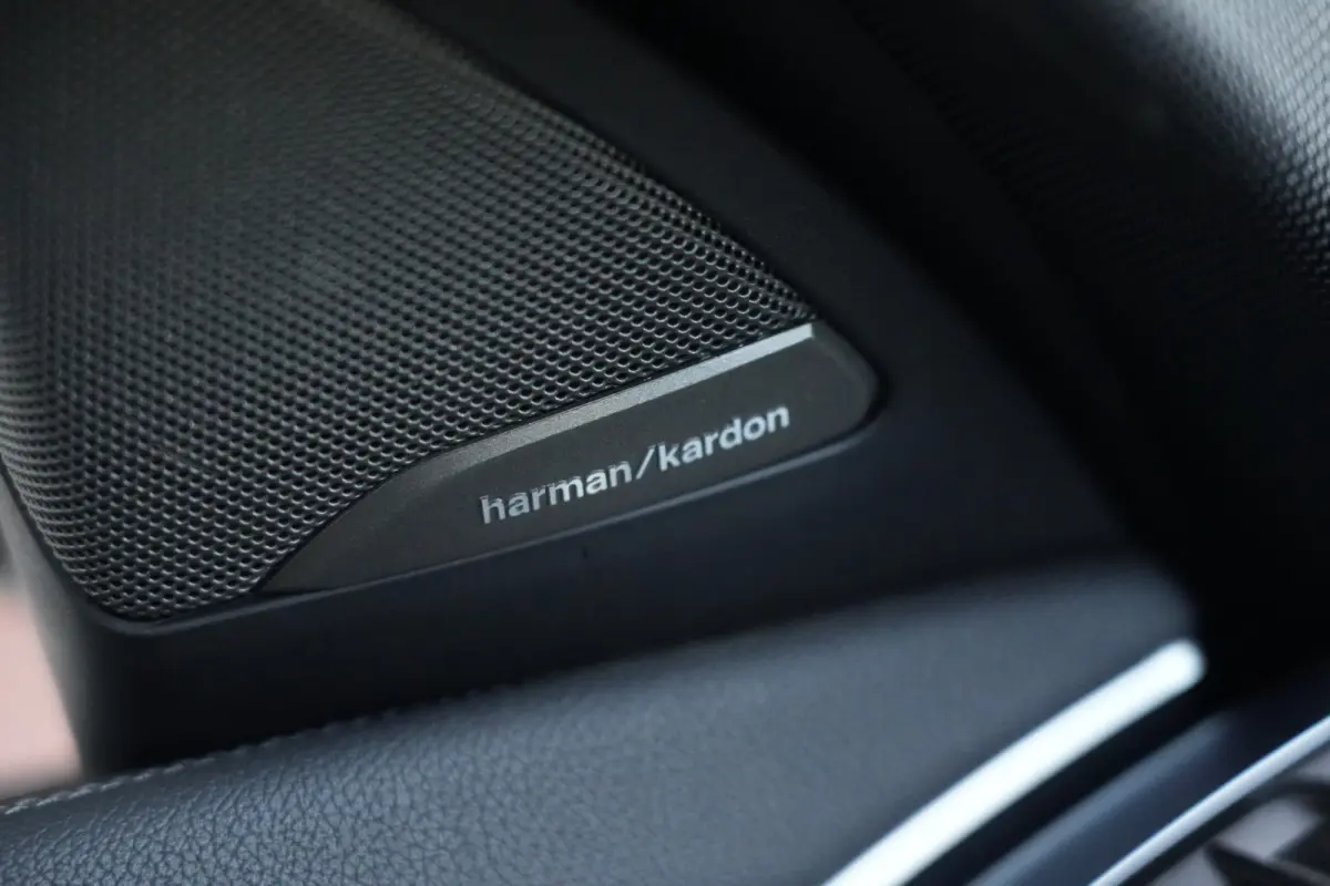 M40i High Executive | 354 PK | Panoramadak | Lederen bekleding | Adaptieve cruisecontrol | Trekhaak | BMW X4 M40i High Executive met 354 PK uit een 3.0-liter zescilinder benzinemotor, voorzi
