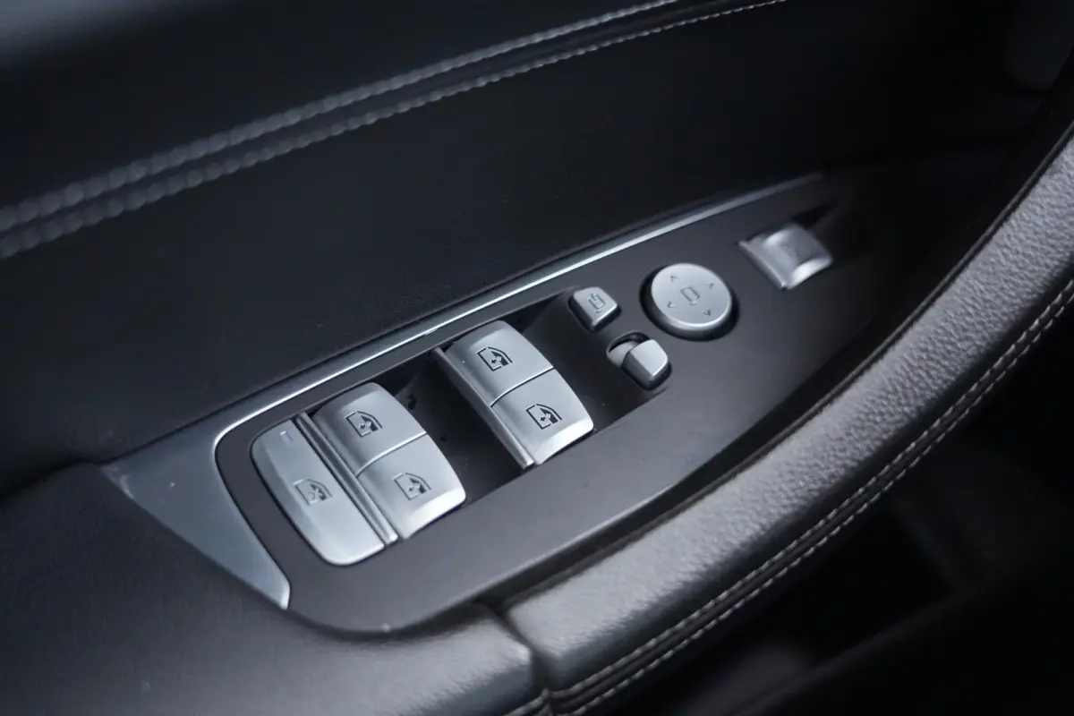 M40i High Executive | 354 PK | Panoramadak | Lederen bekleding | Adaptieve cruisecontrol | Trekhaak | BMW X4 M40i High Executive met 354 PK uit een 3.0-liter zescilinder benzinemotor, voorzi
