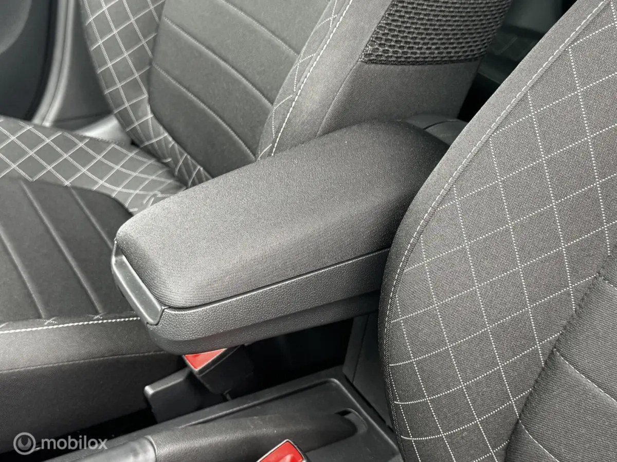 1.0 TSI 110PK DSG Style Business