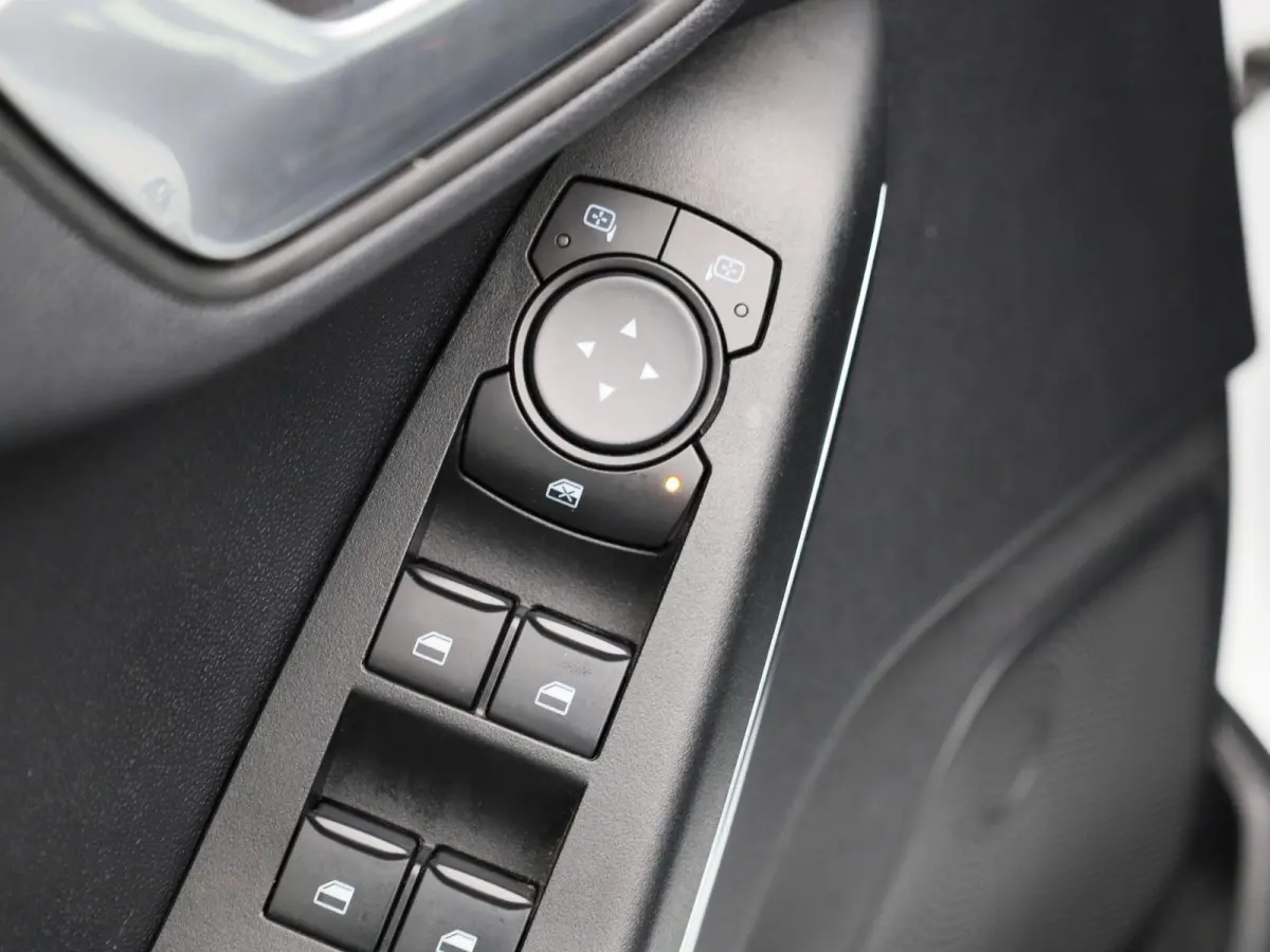 1.0 EcoBoost Hybrid Titanium | PDC Achter | Cruise Control | Elektrische Ramen |