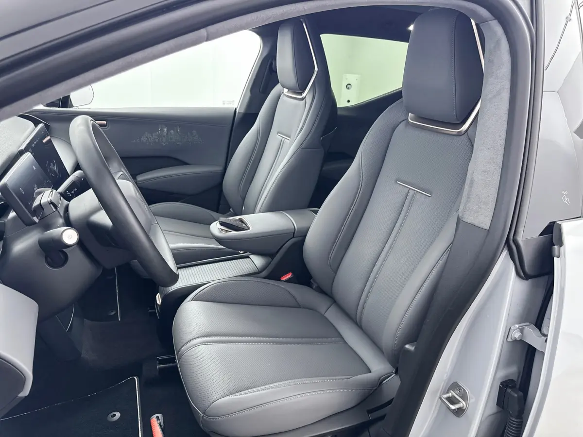 AWD Wolf Edition 69 kWh | 20" | Yamaha Audio | Head-Up | 360 Camera | Panoramadak | Adaptieve Cruise | BLIS | Warmtepomp