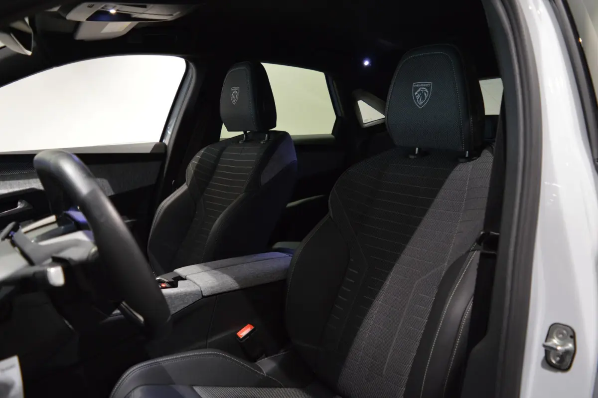 1.2 Hybrid 136 GT | Camera | Navigatie | Climate control | Apple Carplay/Android Auto