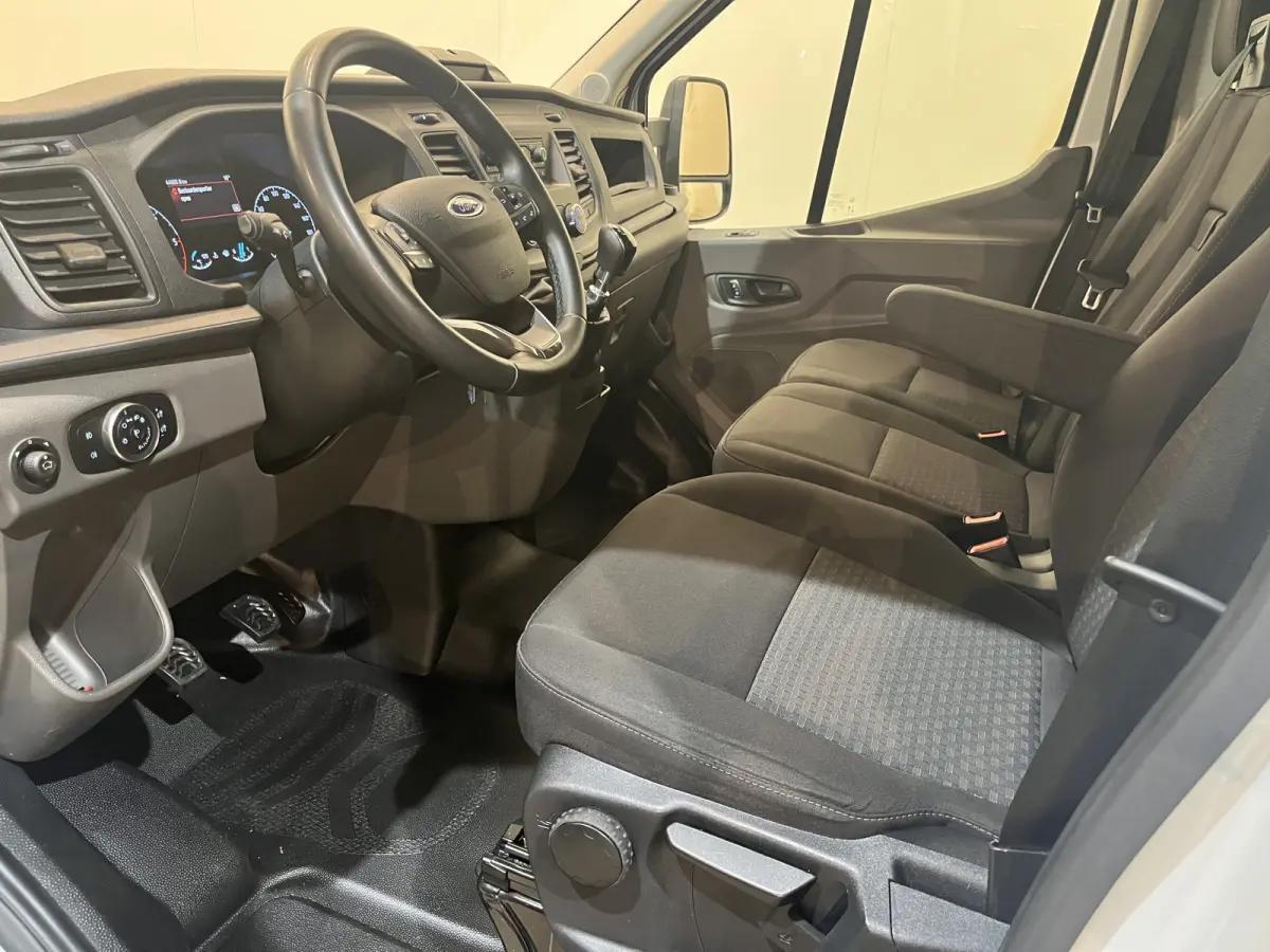 350 2.0 TDCI L4 Trend 130 PK RWD Bakwagen / Sörensen Laadklep / Meubelbak / Euro 6 / Airco / Cruise Control / 3-Zits / 45.000 KM !!