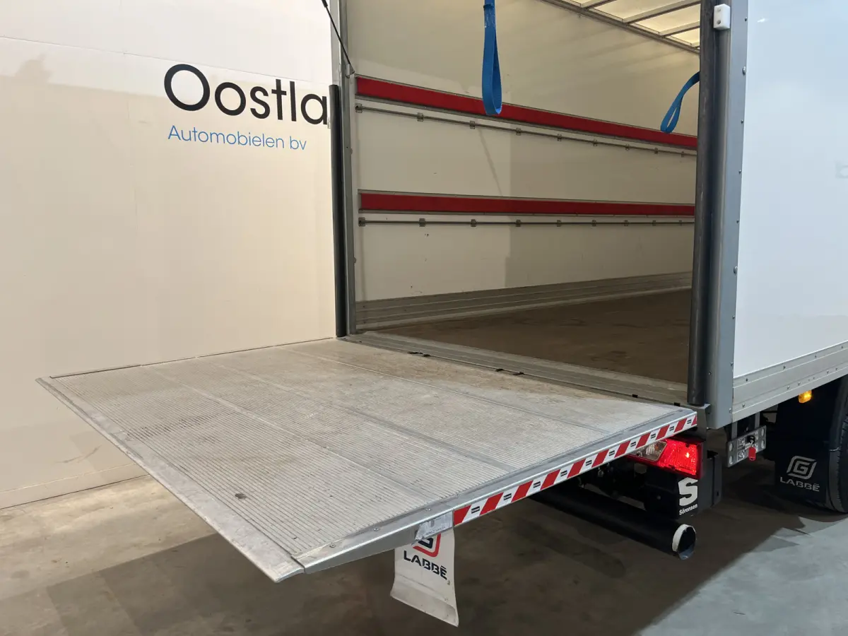 350 2.0 TDCI L4 Trend 130 PK RWD Bakwagen / Sörensen Laadklep / Meubelbak / Euro 6 / Airco / Cruise Control / 3-Zits / 45.000 KM !!