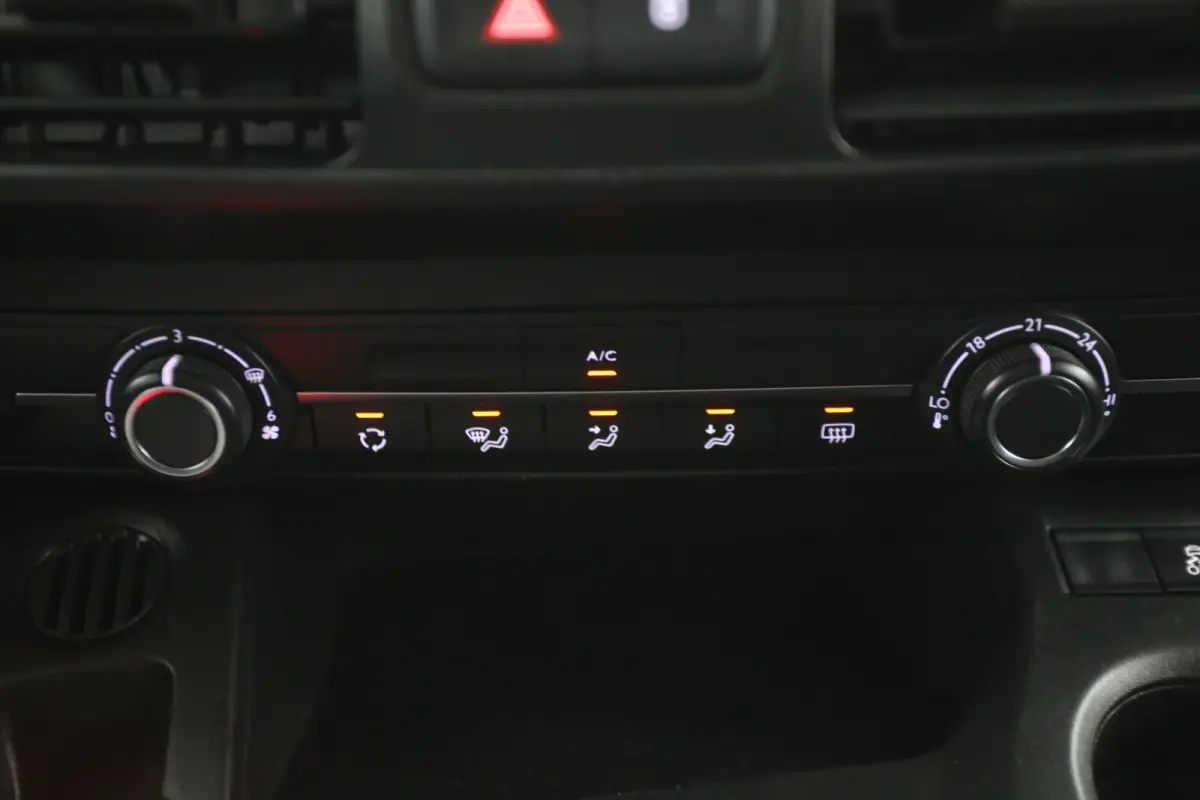 1.6D 100PK | Marge | Airco | Cruise | Carplay | Trekhaak | Navi | Parkeersens.