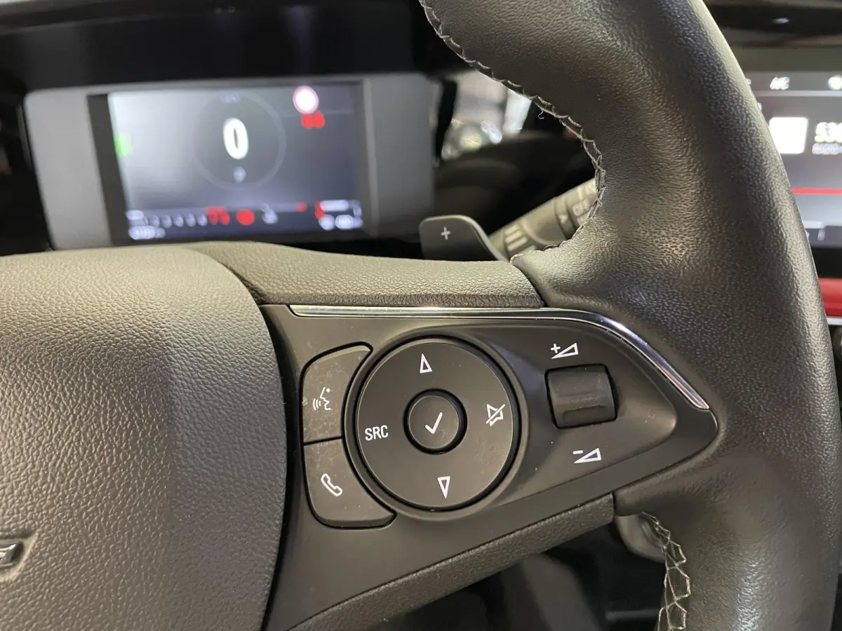 1.2 130pk Automaat GS Line Navigatie Draadloos Apple CarPlay/ Android Auto 180° Camera Stoel Stuurverwarming Keyless  LED