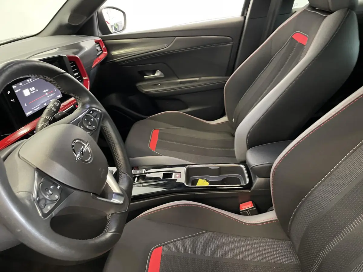 1.2 130pk Automaat GS Line Navigatie Draadloos Apple CarPlay/ Android Auto 180° Camera Stoel Stuurverwarming Keyless  LED