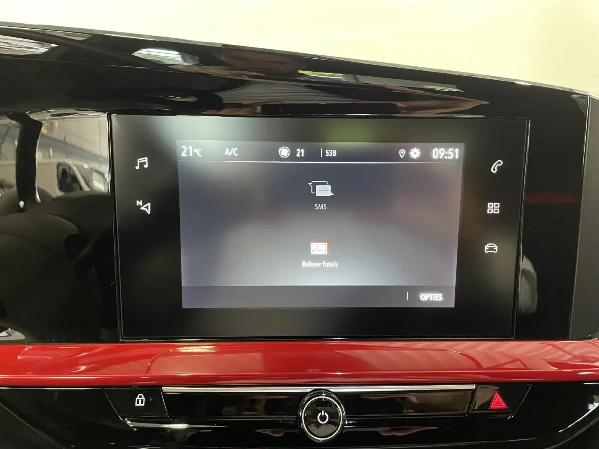 1.2 130pk Automaat GS Line Navigatie Draadloos Apple CarPlay/ Android Auto 180° Camera Stoel Stuurverwarming Keyless  LED