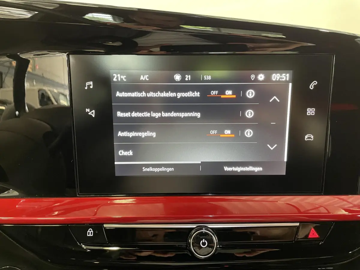 1.2 130pk Automaat GS Line Navigatie Draadloos Apple CarPlay/ Android Auto 180° Camera Stoel Stuurverwarming Keyless  LED