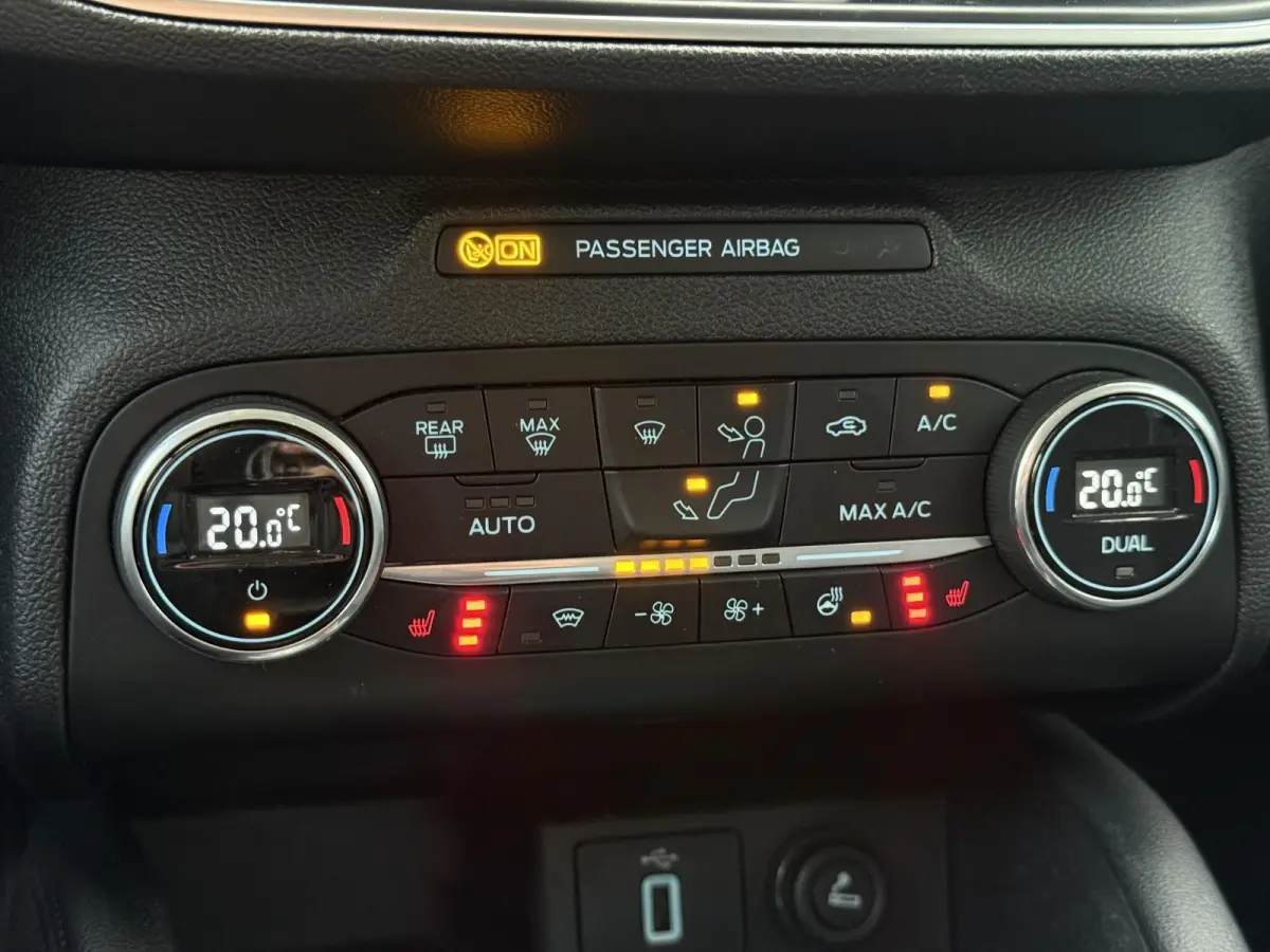 1.0 EcoBoost Titanium Business 2e Eigenaar|Navi|Camera|Clima|Cruise|Stoelverwarming|Carplay|APK tot 06-2027