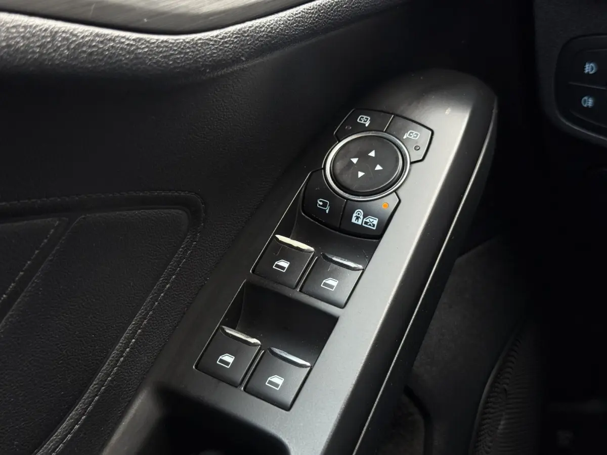 1.0 EcoBoost Titanium Business 2e Eigenaar|Navi|Camera|Clima|Cruise|Stoelverwarming|Carplay|APK tot 06-2027