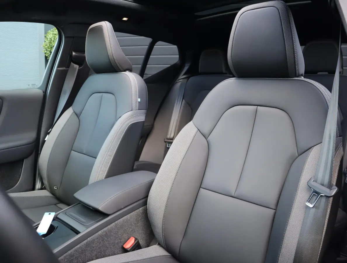 Single Motor Extended Range Ultra 82 kWh | 99,96% SOH | Pano | Memory Seats | 360 camera | Trekhaak | Harman Kardon