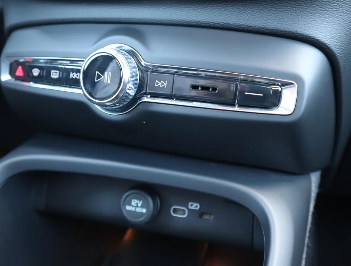 Single Motor Extended Range Ultra 82 kWh | 99,96% SOH | Pano | Memory Seats | 360 camera | Trekhaak | Harman Kardon