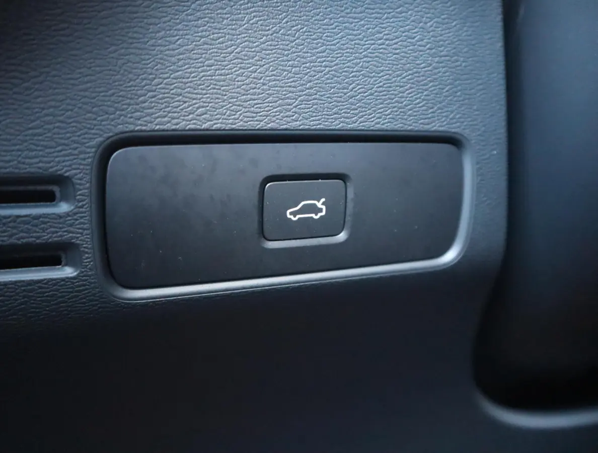 Single Motor Extended Range Ultra 82 kWh | 99,96% SOH | Pano | Memory Seats | 360 camera | Trekhaak | Harman Kardon
