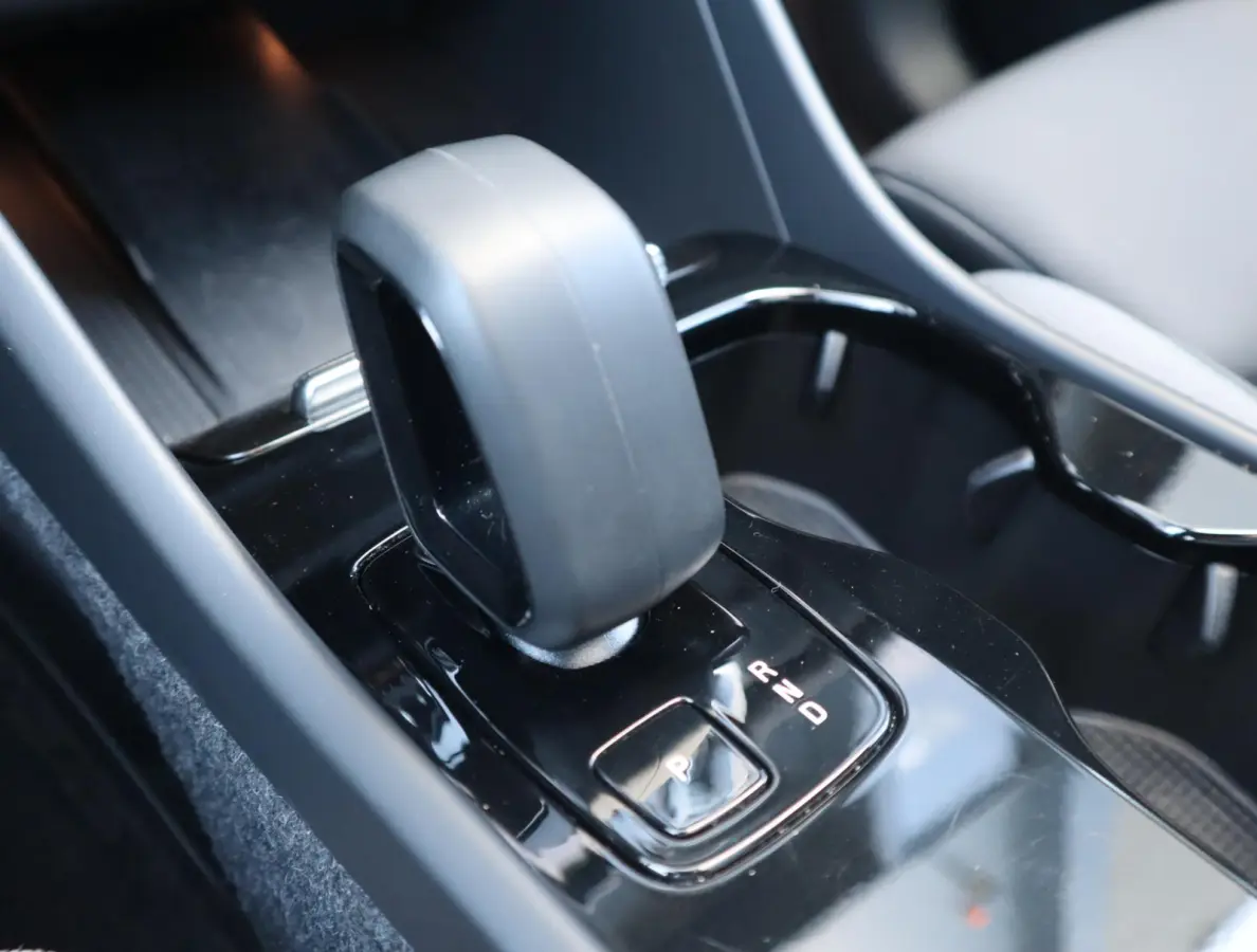 Single Motor Extended Range Ultra 82 kWh | 99,96% SOH | Pano | Memory Seats | 360 camera | Trekhaak | Harman Kardon