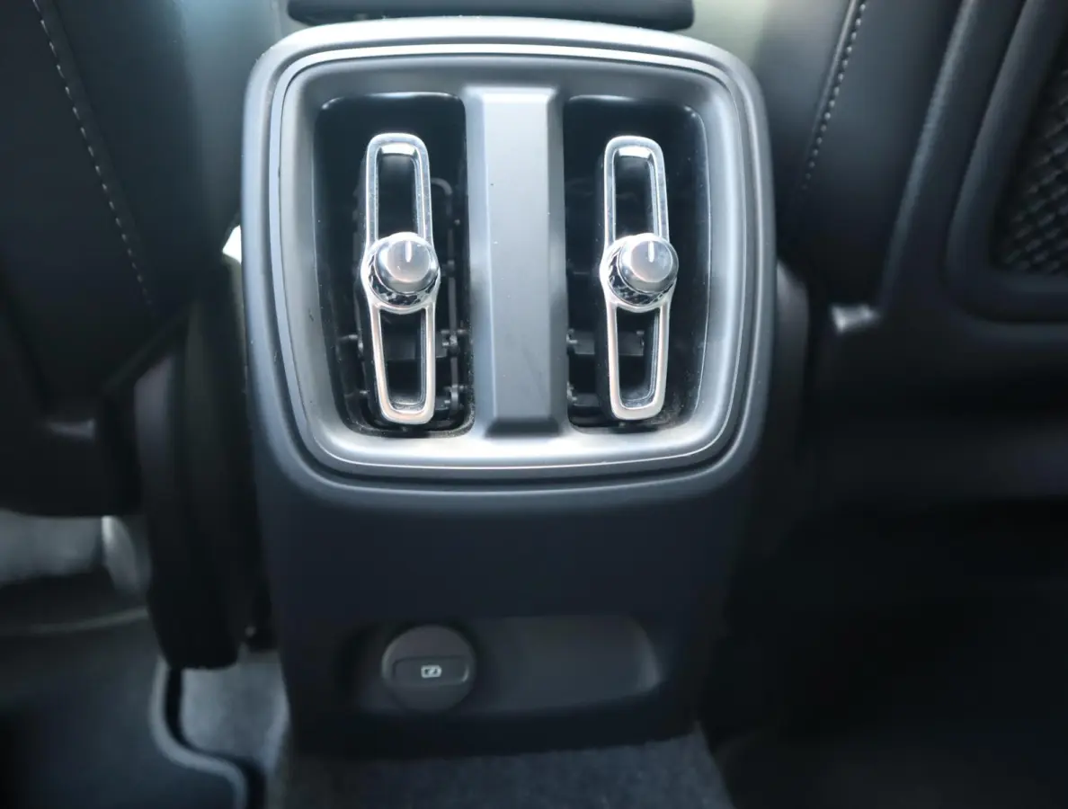 Single Motor Extended Range Ultra 82 kWh | 99,96% SOH | Pano | Memory Seats | 360 camera | Trekhaak | Harman Kardon
