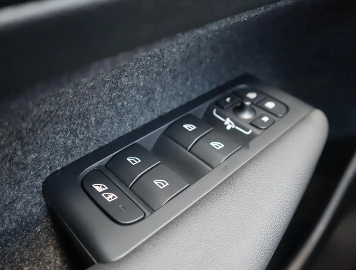 Single Motor Extended Range Ultra 82 kWh | 99,96% SOH | Pano | Memory Seats | 360 camera | Trekhaak | Harman Kardon