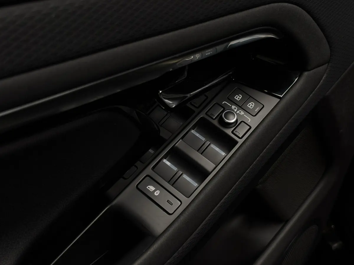 1.5 P300e AWD R-Dynamic S Pano | Full Digital Dashboard | 360 | Meridian | LED | Stuurverw.