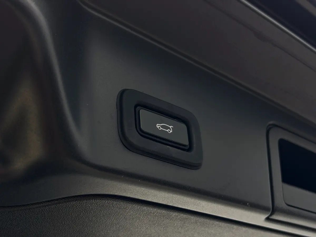 1.5 P300e AWD R-Dynamic S Pano | Full Digital Dashboard | 360 | Meridian | LED | Stuurverw.
