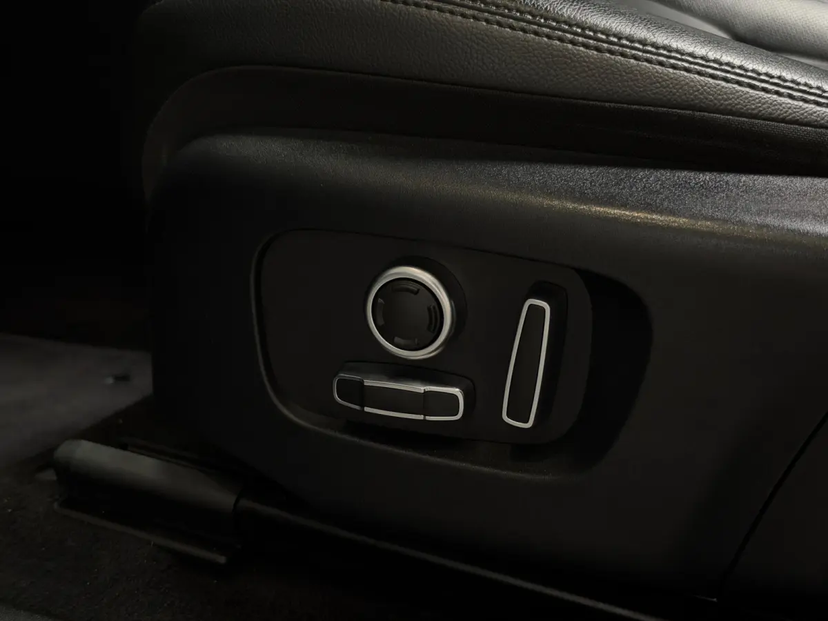 1.5 P300e AWD R-Dynamic S Pano | Full Digital Dashboard | 360 | Meridian | LED | Stuurverw.