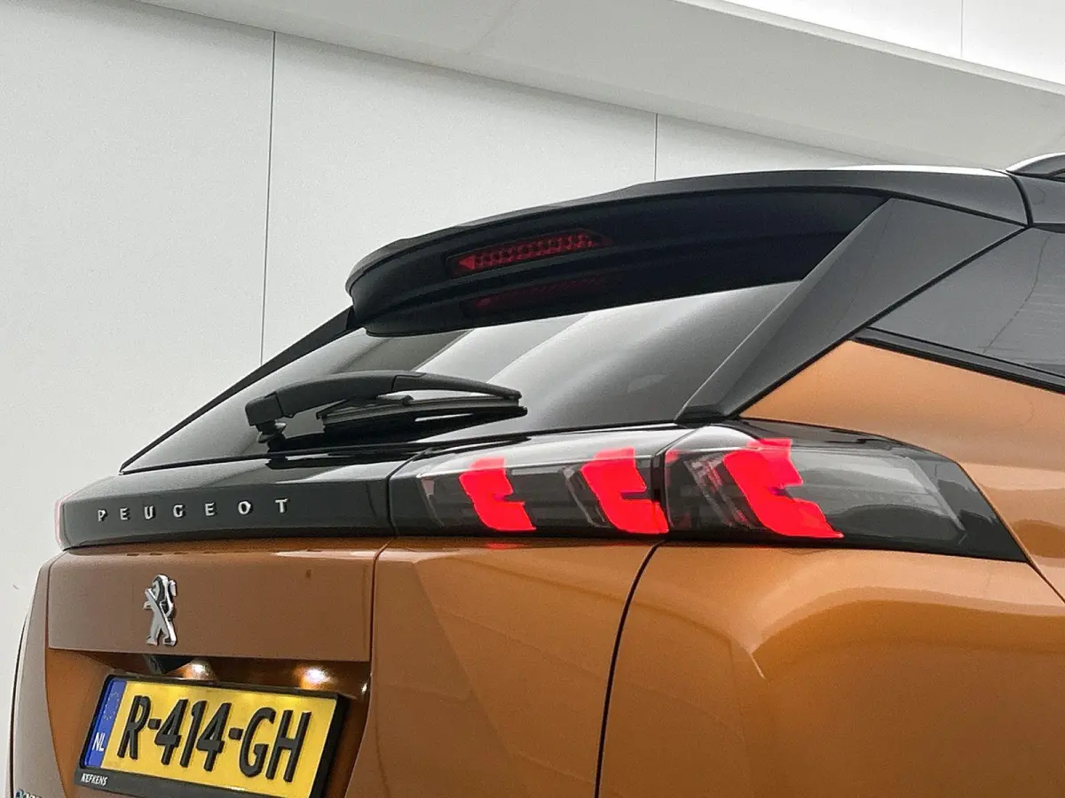 SUV EV GT 50 kWh 136pk | Accu 89% | 1-fase laden | Lage kilometerstand | Navigatie | Achteruitrijcamera | Full Led koplampen | 3D Cockpit | Climate Control | Cruise Control | Half Lederen sp