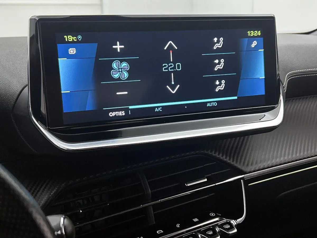 SUV EV GT 50 kWh 136pk | Accu 89% | 1-fase laden | Lage kilometerstand | Navigatie | Achteruitrijcamera | Full Led koplampen | 3D Cockpit | Climate Control | Cruise Control | Half Lederen sp