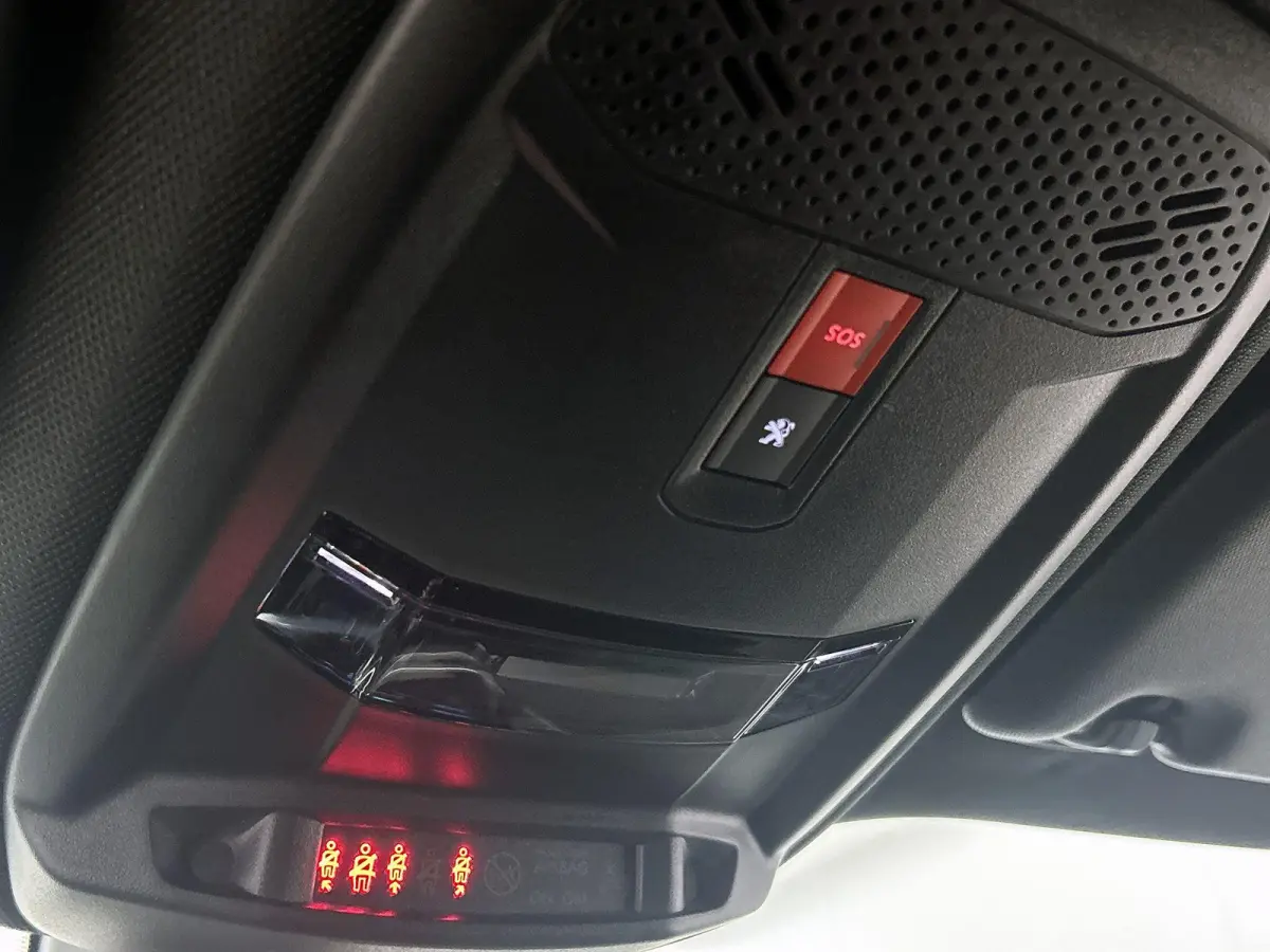 SUV EV GT 50 kWh 136pk | Accu 89% | 1-fase laden | Lage kilometerstand | Navigatie | Achteruitrijcamera | Full Led koplampen | 3D Cockpit | Climate Control | Cruise Control | Half Lederen sp