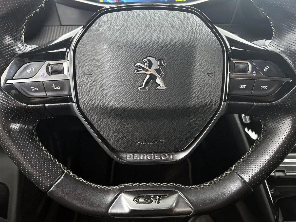 SUV EV GT 50 kWh 136pk | Accu 89% | 1-fase laden | Lage kilometerstand | Navigatie | Achteruitrijcamera | Full Led koplampen | 3D Cockpit | Climate Control | Cruise Control | Half Lederen sp