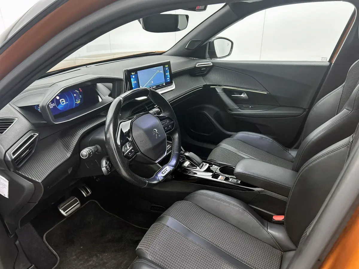 SUV EV GT 50 kWh 136pk | Accu 89% | 1-fase laden | Lage kilometerstand | Navigatie | Achteruitrijcamera | Full Led koplampen | 3D Cockpit | Climate Control | Cruise Control | Half Lederen sp